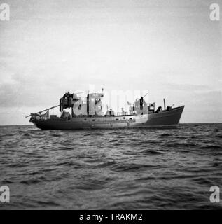 Kriegsfischkutter KFK 55 Deutsche Kriegsmarine / Taglierina da pesca da guerra della Marina tedesca Foto Stock