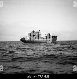 Kriegsfischkutter KFK 55 Deutsche Kriegsmarine / Taglierina da pesca da guerra della Marina tedesca Foto Stock