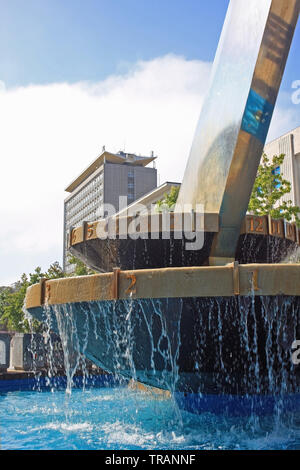 Meridiana includono acqua, Armada modo, Plymouth. Scultura di Carole Vincent lancio dalla Regina Elisabetta II il 22 luglio 1988 parte di Armada 400 celebrazioni Foto Stock