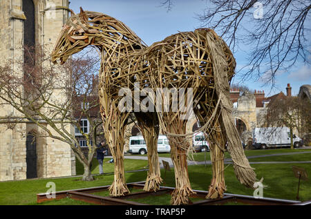 La Cattedrale di Canterbury in Canterbury Kent, è una delle più antiche e famose strutture cristiane in Inghilterra. Essa fa parte di un sito del Patrimonio Mondiale. Foto Stock