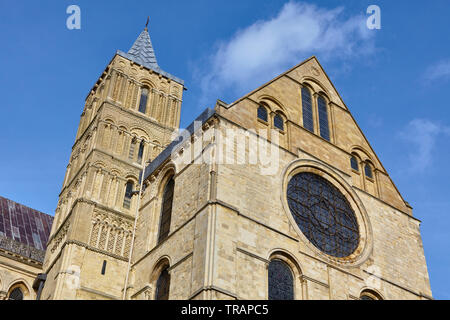 La Cattedrale di Canterbury in Canterbury Kent, è una delle più antiche e famose strutture cristiane in Inghilterra. Essa fa parte di un sito del Patrimonio Mondiale. Foto Stock