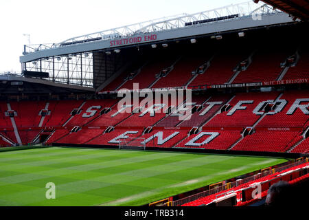 La Stretford Road fine Stand a Old Trafford, Manchester United Football Club, Manchester, Lancashire, Inghilterra, Regno Unito. Foto Stock