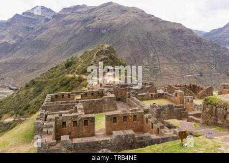 Vista di Inka rovine di Pisac, Perù. Foto Stock