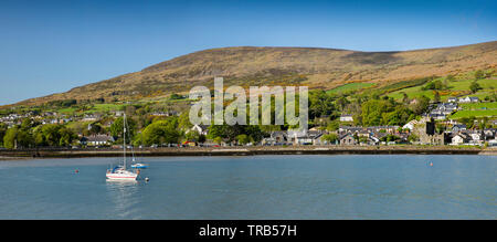Irlanda, Co Louth, penisola di Cooley, Carlingford, città dal porto, panoramica Foto Stock