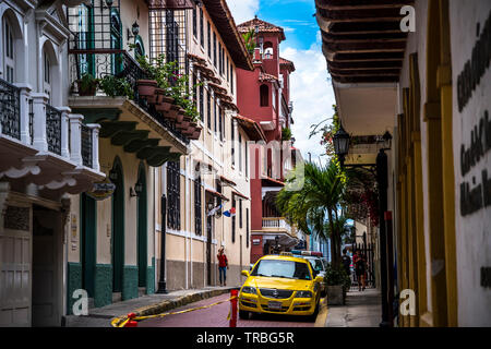 Scena di strada dal Casco Viejo in Panama City, Panama Foto Stock