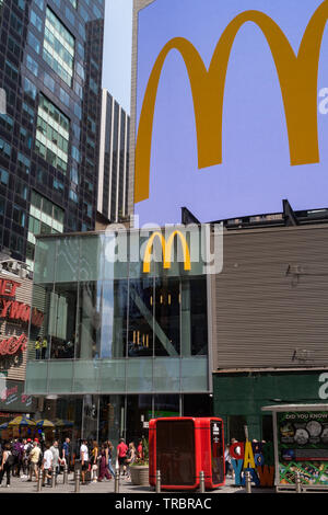 Ristorante McDonald's, Times Square NYC, STATI UNITI D'AMERICA Foto Stock