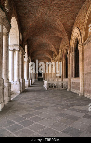 Una vista dell'interno della loggia superiore della Basilica Palladiana di Vicenza, Italia Foto Stock