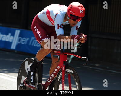 Verona, Italia. 02nd, Giu 2019. Hollenstein Reto dalla Svizzera (Team Katusha Alpecin) durante l'ultimo stadio 21 del 102º Giro d' Italia, Tour d'Italia 2019 - gara ciclistica, 17km a cronometro individuale da Verona Fiera insieme Torricelle nella città di Verona, per terminare in Arena di Verona in Verona, Italia, 03 giugno 2019. (Foto) Alejandro Sala/Alamy News Foto Stock