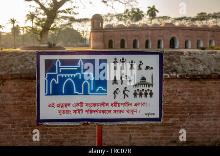 Simbolo della moschea di Shait Gumbad con simboli di comportamento. Foto Stock