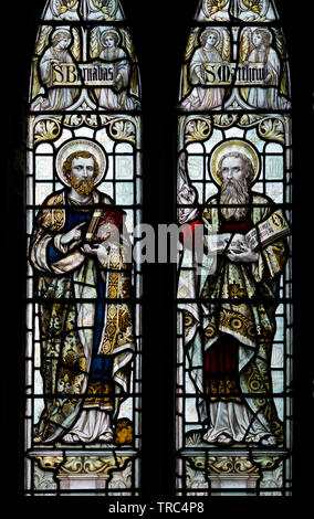 San Barnaba e San Matteo in vetro colorato, Chiesa di Sant'Anna, Sutton Bonington, Nottinghamshire, England, Regno Unito Foto Stock