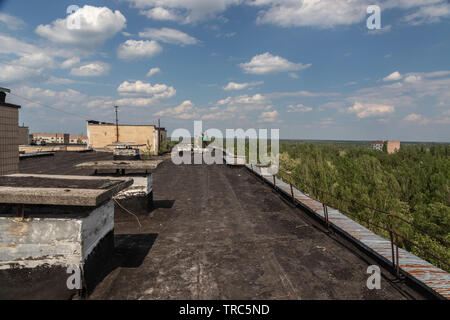 Vista dal tetto della città abbandonate di pripjat vicino alla ex centrale nucleare di Cernobyl Cernobyl, zona di esclusione, , Ucraina Foto Stock