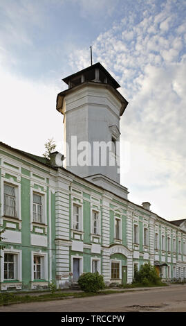 Il magistrato con il fuoco torre di osservazione a Vyshny Volochyok. La Russia Foto Stock