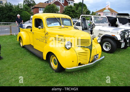 Un 1939 Dodge Halfton pickup truck parcheggiato sul display in Riviera Classic Car Show, Paignton, Devon, Inghilterra. Regno Unito. Foto Stock