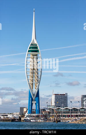 La Spinnaker Tower al Gunwharf Quays a Portsmouth, Hampshire, Regno Unito Foto Stock