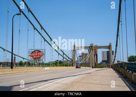 Minneapolis, MN - Giugno 2, 2019: Il Padre Louis Hennepin ponte in Downtown Minneapolis Minnesota Foto Stock