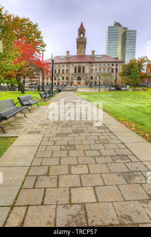 Una vista in verticale di City Hall di Worcester, Massachusetts Foto Stock