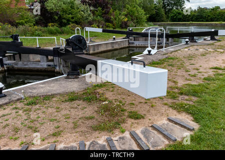 Moira Lock sul Ashby Canal vicino a Moira forno Museo e Centro Conkers nella Foresta Nazionale.Swadlincote.Inghilterra Foto Stock