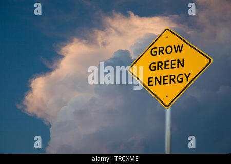 Crescere con energia verde Foto Stock