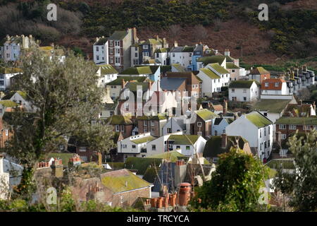 Hastings Old Town, East Sussex, Vista panoramica di East Hill e Tackleway, visto da West Hill Foto Stock
