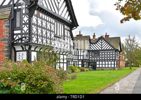 Bianco & Nero case in Port Sunlight modello paesaggistici alloggiamento villaggio costruito dai Fratelli di leva per alloggiare gli operai Wirral Merseyside England Regno Unito Foto Stock