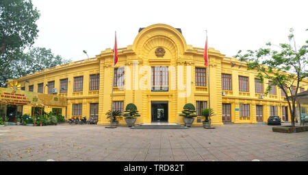 Architettura del Vietnam il museo nazionale di storia. Si tratta di costruire tra il 1926 dall'architetto Ernest Hebrard ed è oggi conservato in Hanoi, Vietnam Foto Stock