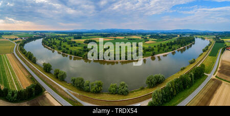 Fiume Danubio piegare a Muehlham, in Germania, in Baviera, Niederbayern, Bassa Baviera Foto Stock