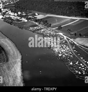 Persone la balneazione nel fiume Regen a nord di Regensburg, foto aerea dal 02.09.1961, in Germania, in Baviera, Ratisbonne Foto Stock