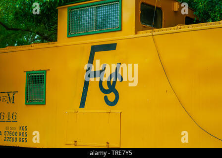 Vecchio treno ferroviario per il trasporto di Agave, presa sulle piantagioni di Tecoh, nella penisola dello Yucatan Foto Stock