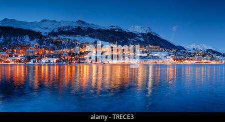 Moritz e il Lago di San Moritz, dei Grigioni, Svizzera, Grigioni, Oberengadin Foto Stock