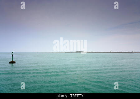 Venezia, Italia -10 APR 2019- Vista del MOSE (Modulo Sperimentale Elettromeccanico, Modulo Sperimentale Elettromeccanico) progetto di infrastruttura in t Foto Stock