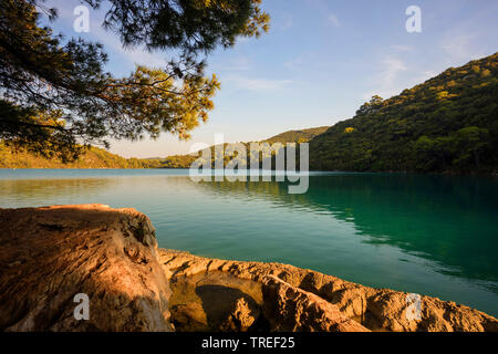 Vista di un lago nel parco nazionale di Mljet , Croazia, il Parco Nazionale di Mljet Foto Stock