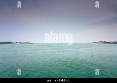 Venezia, Italia -10 APR 2019- Vista del MOSE (Modulo Sperimentale Elettromeccanico, Modulo Sperimentale Elettromeccanico) progetto di infrastruttura in t Foto Stock