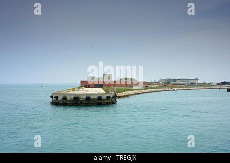 Venezia, Italia -10 APR 2019- Vista del MOSE (Modulo Sperimentale Elettromeccanico, Modulo Sperimentale Elettromeccanico) progetto di infrastruttura in t Foto Stock