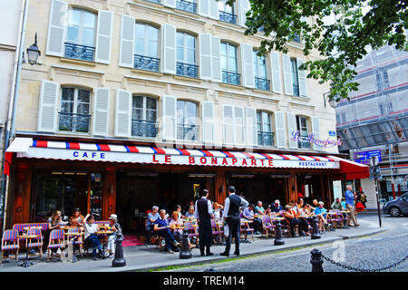 Le Bonaparte caffè-ristorante, rue Guillaume Apollinaire, Saint-Germain-des-Prés e il quartiere Latino, Parigi, Francia Foto Stock