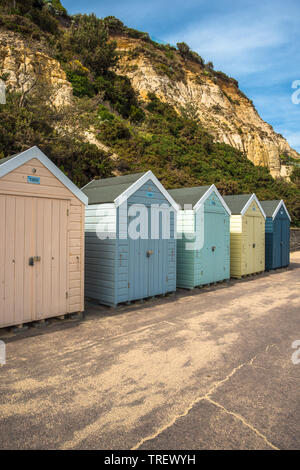 Pittoresca spiaggia di capanna a Bournmouth beach in Dorset, Inghilterra, Regno Unito. Foto Stock