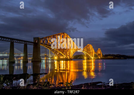 Ponte di Forth Rail al crepuscolo Foto Stock