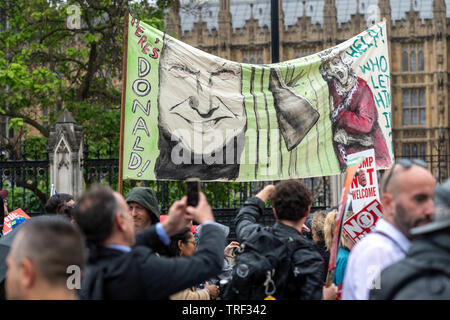 Londra 4 giugno 2019 Anti Trump dimostrazioni in piazza del Parlamento Credito: Ian Davidson/Alamy Live News Foto Stock