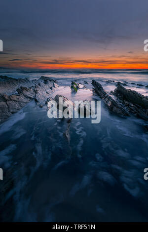 Tramonto a Bidart's beach accanto a Biarritz, Paese Basco. Foto Stock