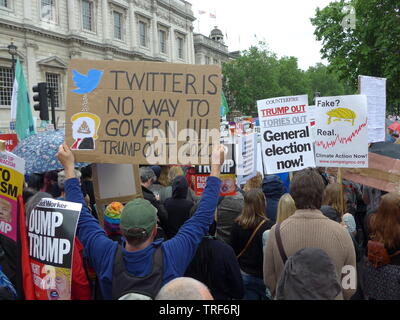 Protesta in centro a Londra il secondo giorno della visita del Presidente degli Stati Uniti Donald Trump, martedì 3 giugno 2019. Foto Stock