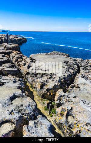 Costiera tipica vista delle scogliere, Irlanda Foto Stock