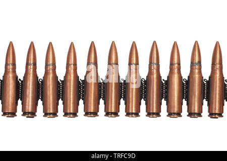 Macchina cinghia pistola caricato con 7.62x39mm URSS cartucce isolato su bianco Foto Stock