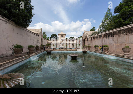 Yogyakarta, Indonesia - 04 agosto 2017: Plataran Tamansari bath in Kraton, Yogyakarta, Indonesia Foto Stock