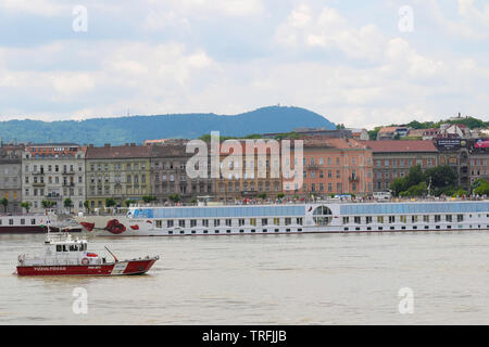 Una nuova foto di mercoledì (29 maggio 2019) tragico incidente in barca. Budapest, Hungary-June 04, 2019 p.m.13 - panorama sul Danubio - Foto Stock