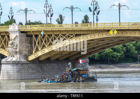 Una nuova foto di mercoledì (29 maggio 2019) tragico incidente in barca. Budapest, Hungary-June 04, 2019 p.m.13 - panorama sul Danubio - Foto Stock