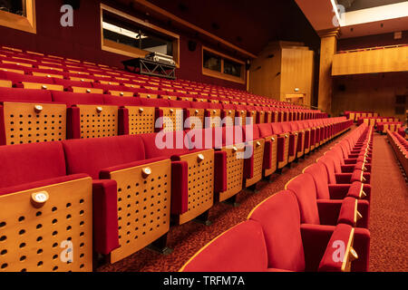 Istanbul, Turchia - Marzo 12, 2019; CRR Concert Hall (Cemal Resit Rey Concert Hall) Istanbul, Turchia. Foto Stock