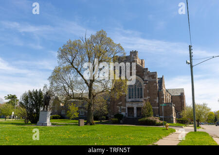 Benton Harbor, Michigan, Stati Uniti d'America - 4 Maggio 2019: Vecchia chiesa sulla strada Pipestone Foto Stock