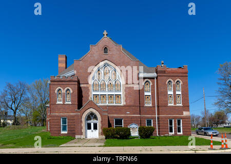 Benton Harbor, Michigan, Stati Uniti d'America - 4 Maggio 2019: Vecchia chiesa sulla strada Pipestone Foto Stock