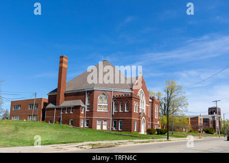 Benton Harbor, Michigan, Stati Uniti d'America - 4 Maggio 2019: Vecchia chiesa sulla strada Pipestone Foto Stock