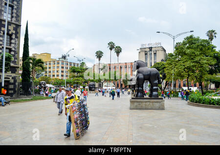 Plaza Botero una delle maggiori attrazioni turistiche a Medellín Foto Stock
