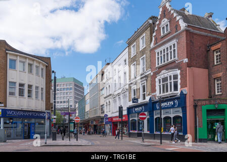 Queen Street nel centro di Wolverhampton, Regno Unito Foto Stock